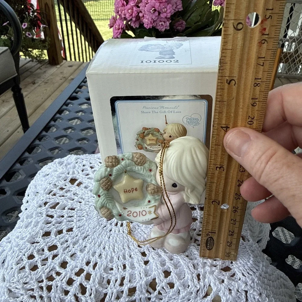 2009 Enesco Precious Moments Porcelain Ornament 